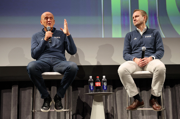 North Korea-China World Cup Introduces Corner Kick VAR? FIFA Umpire Corina, the World Cup final must not be ruined by the wrong decision. The problem is a time delay
