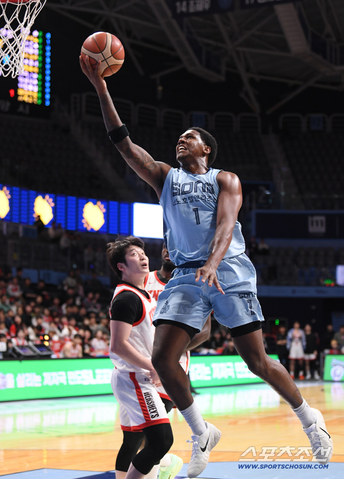  Knight's great layup shot