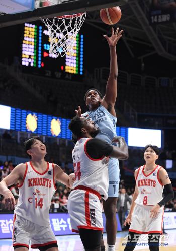  Night who shoots while beating Warnie