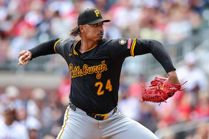 Super big 3 to 2 trade is out! Exchange present and future → Former starting pitcher ↔ Big deal for prospects in big guns