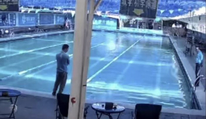 There were two security guards... National candidate dies underwater for 30 minutes while swimming