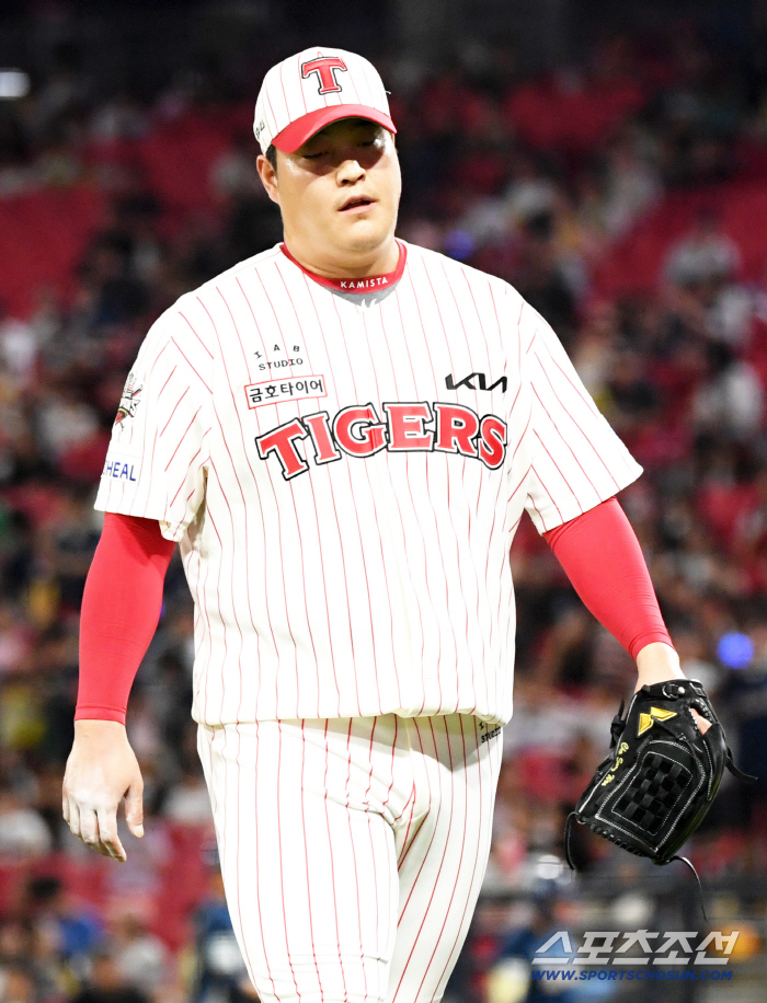 Is it the top priority in negotiations with Kia, the number one pitcher who is unlucky, to take compensation other than 20 players