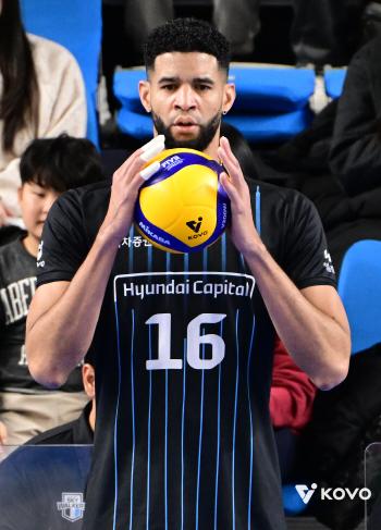 Leo Heosubong Shin Ho-jin recaptured the second place in Hyundai Capital, and completely destroyed KB Insurance's shutdown 