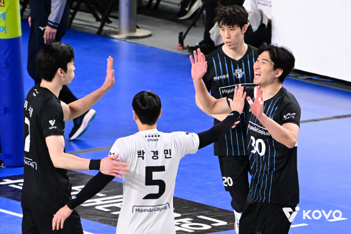 Leo Heosubong Shin Ho-jin recaptured the second place in Hyundai Capital, and completely destroyed KB Insurance's shutdown