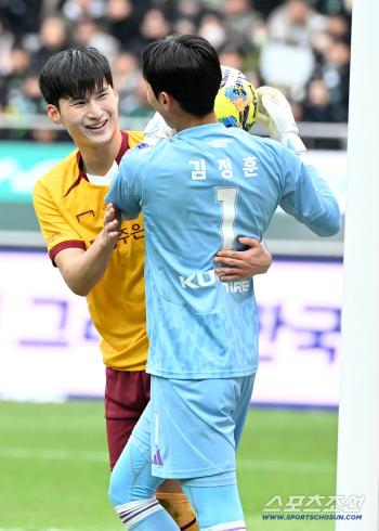  Byeon Junsu Kim Jung Hoon, I can't stop laughing