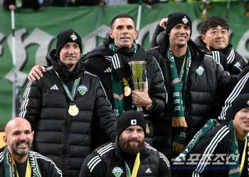  Coach Foyet Thanos, the joy of winning