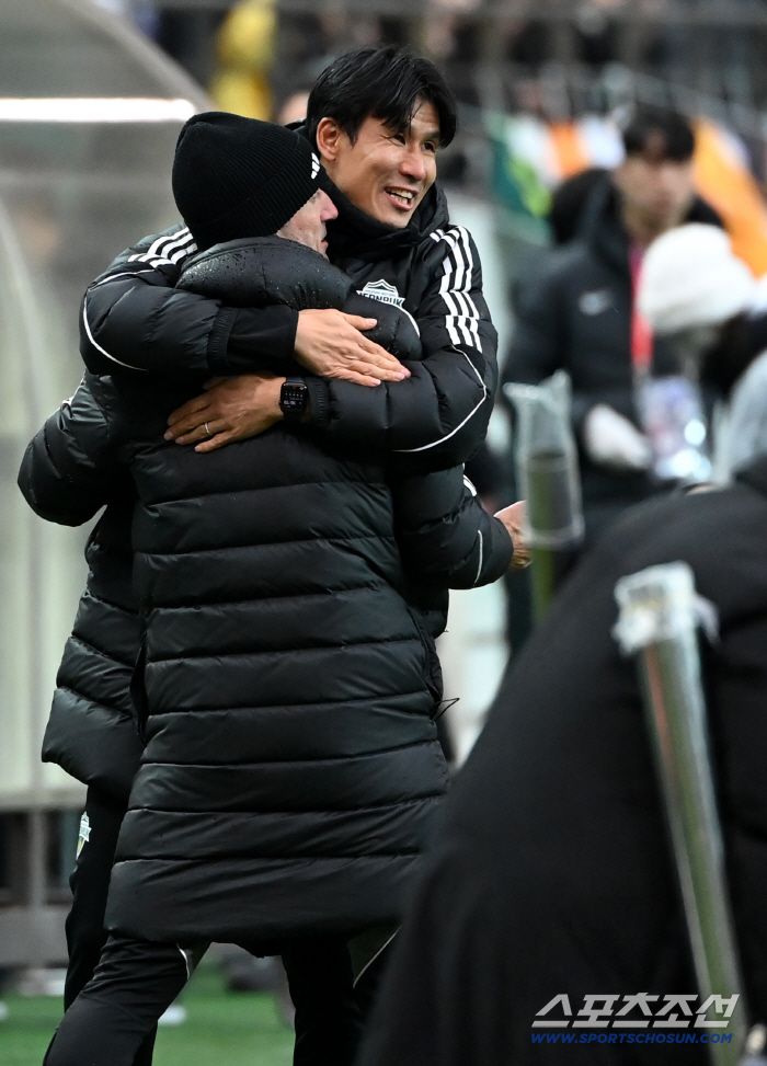  Coach Jeongjo-guk Thanos won together