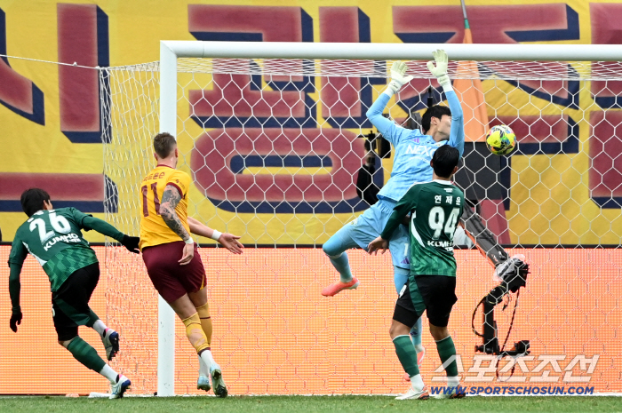  Fried Jonsson, equalizer with his head!