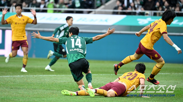  Isn't it a penalty kick?