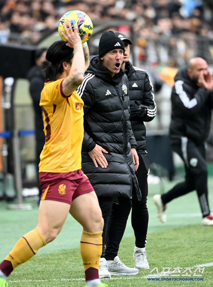  Jeonbuk Thanos Coach Orders Operation