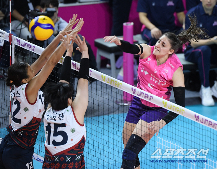  Pitch that moves and attacks