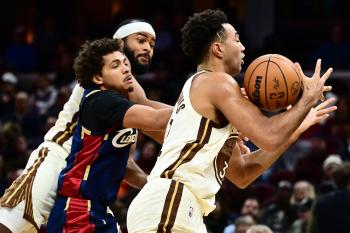 It's been a long time since I had a curry-free GS. Cleveland, an Eastern powerhouse, has broken through its weaknesses. A desperate defensive battle, eventually winning.