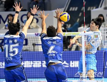  Jeong Ji-seok, a spike that touches his hand