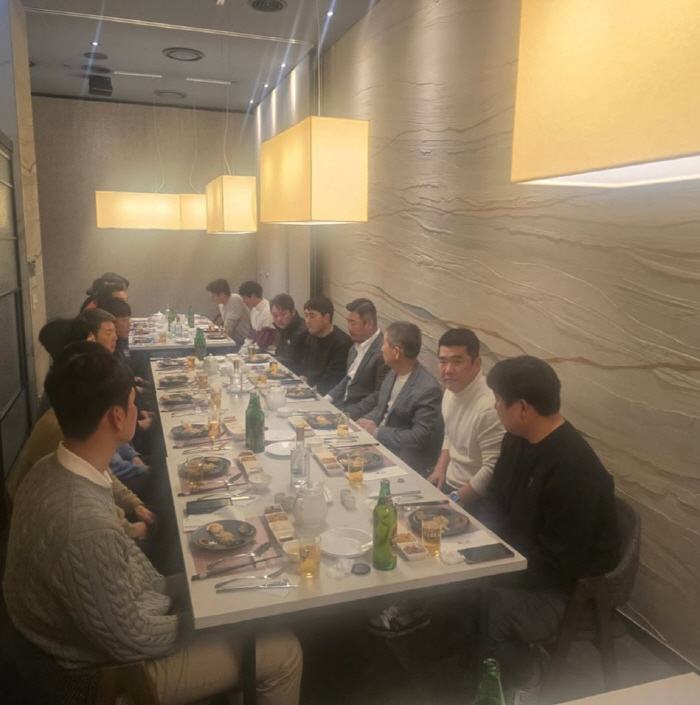 Two incumbent coaches! 84-year-old Kim Sung-geun's baseball flame, SK dynasty → Inherited to the present 