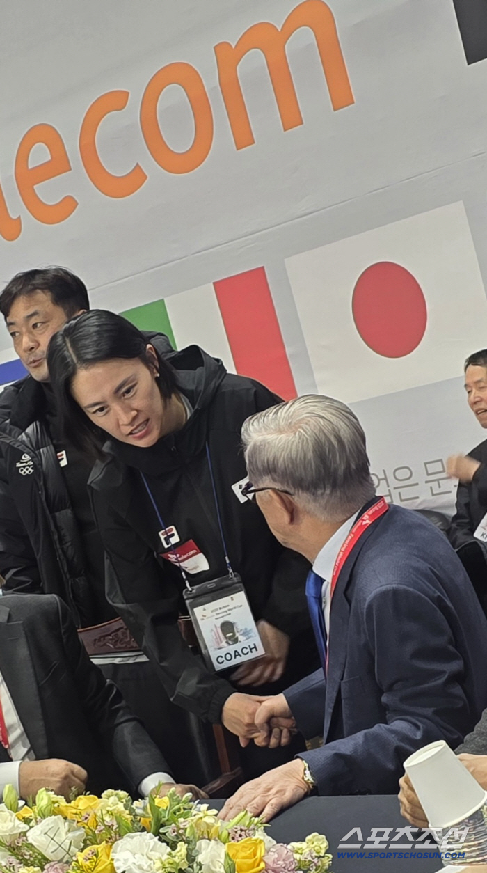 女Fleur, you can't push with your immediate grades, you have to compliment me more! Busan Fleure World Cup 1 Row Intuitive Fencing Association President Choi Shin-won, Sports ♥ Role and Dignity of Adults