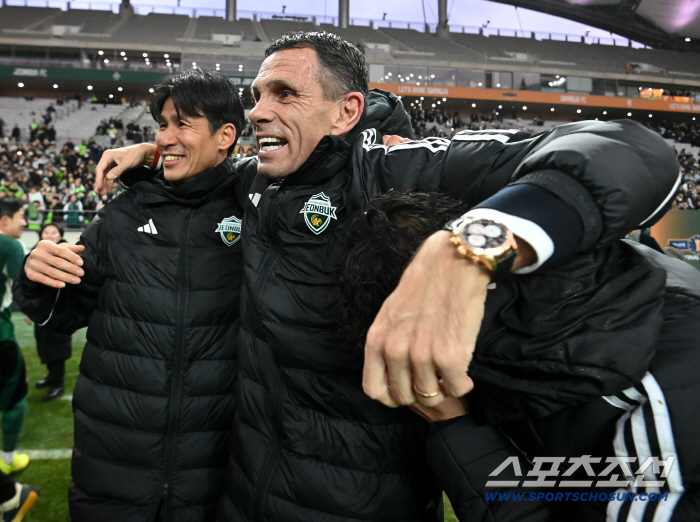  Jeonbuk Gus Foye resigns and dreams of coming back with a smile