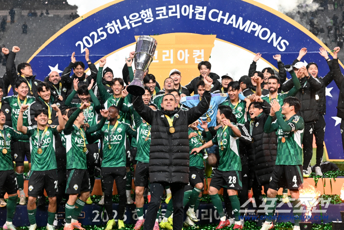  Jeonbuk Gus Foye resigns and dreams of coming back with a smile