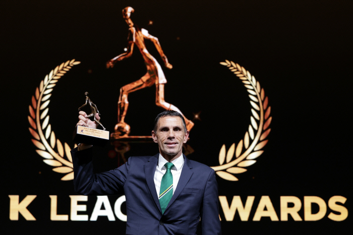  Jeonbuk Gus Foye resigns and dreams of coming back with a smile