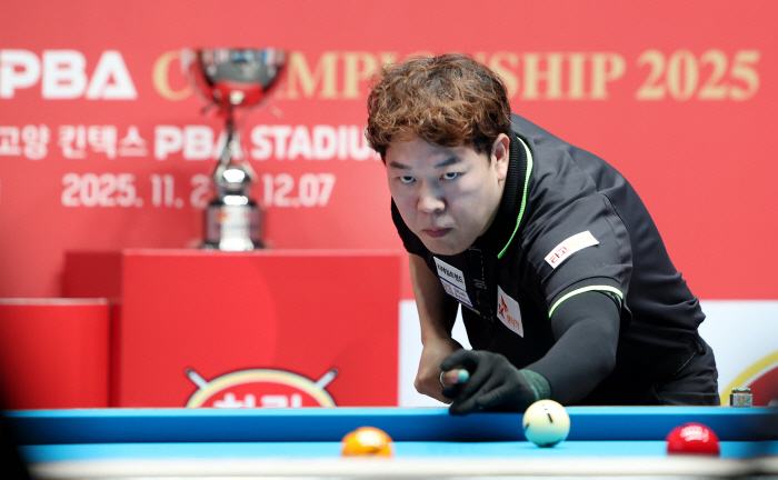 Spanish legend Sanchez stands tall as a PBA legend. Winning 2 consecutive tours in 26 days