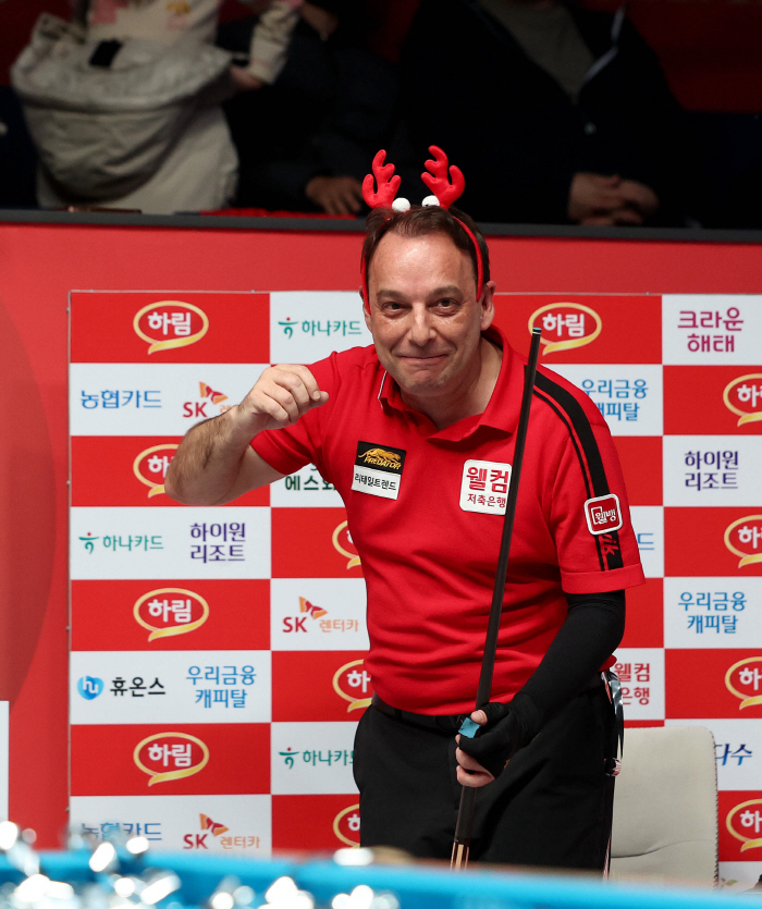 Spanish legend Sanchez stands tall as a PBA legend. Winning 2 consecutive tours in 26 days