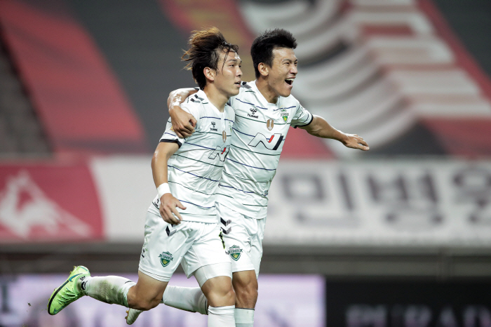 You're the first contributor to the promotion. Tossagupin? Kunimoto, who was mentioned as MVP, abruptly withdrew...Why