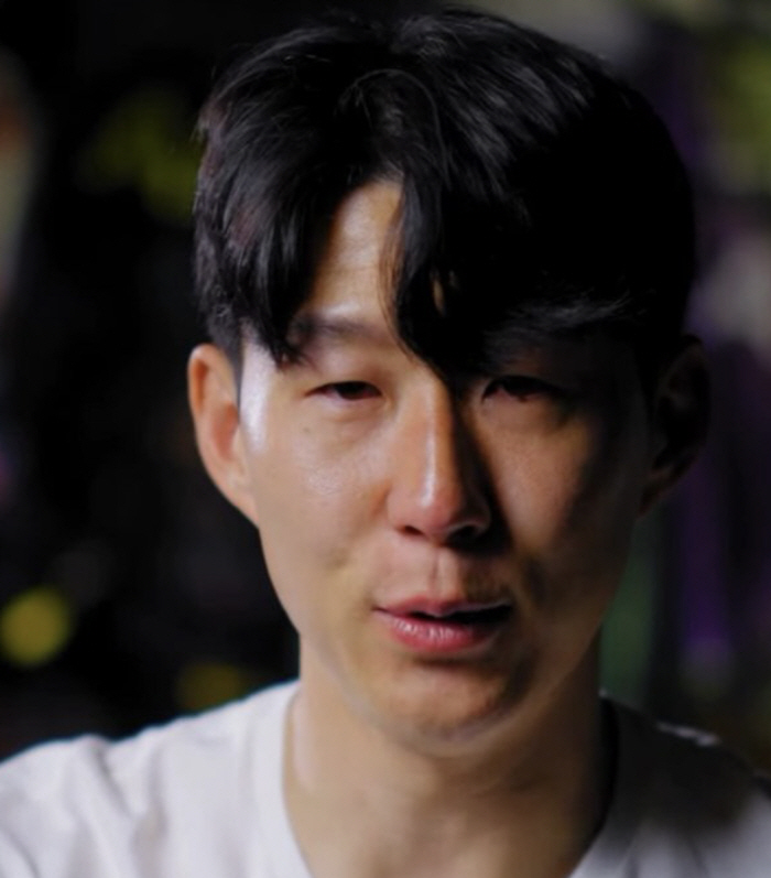 Ahead of Son Heung-min's surprise visit, interest in shock events explodes! Tottenham is busy too. Busy! Case investigation → Sonny's mural is being completed