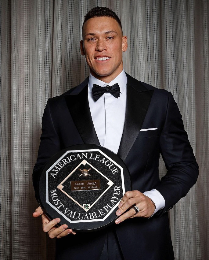 How to deal with Aaron Judge? There are only four intentional pitches, seven hits in nine at-bats against Sugano, three home runs, and the entire strike zone is red