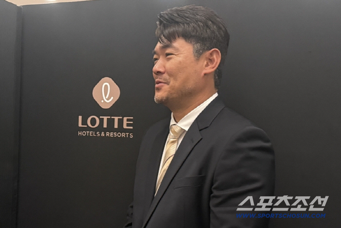 No shaving, no dyeing The sad secret of attending the awards ceremony was the same...