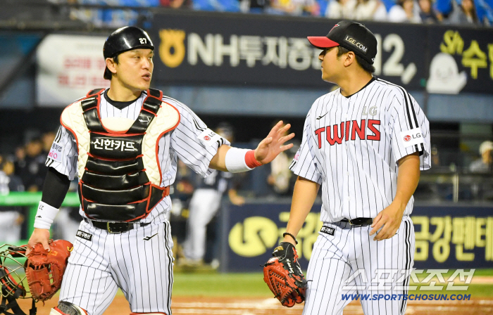 Of course, I want to sign a multi-year contract. If it's taken away, it's fatal. a time for the head of a car. Hyeja FA Park Dong-won catches Hong Chang-ki, a symbol of fostering, in advance