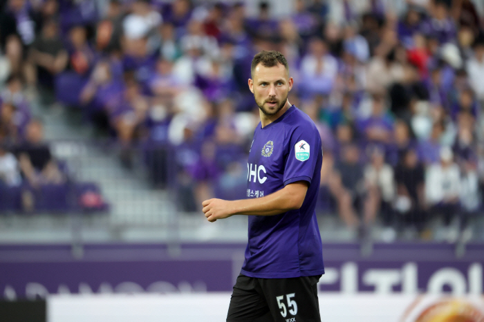 Better Season Next Year FC Anyang Extends Contract With Thomas, 'All-round Multiplayer'