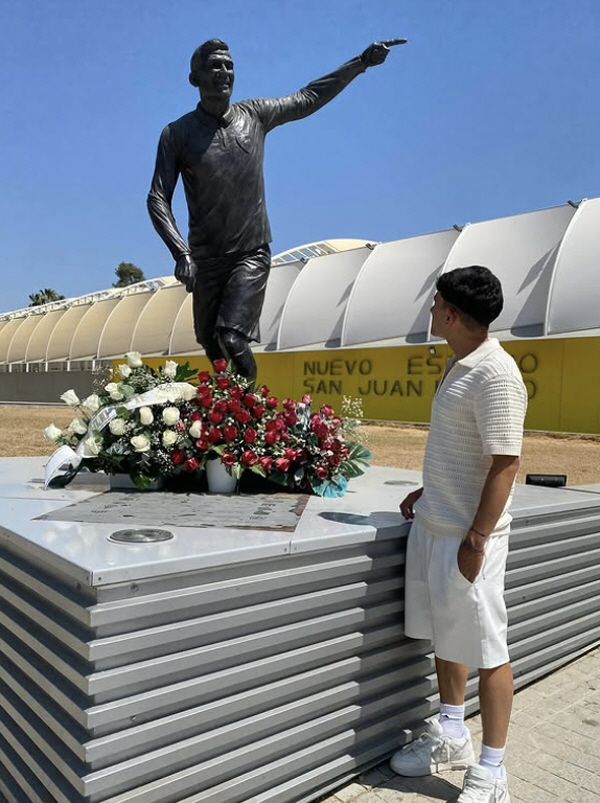 Dad, I'll be a great player Reyes' son, who sadly died six years ago, joins Real Professional Contract → 1st-team training