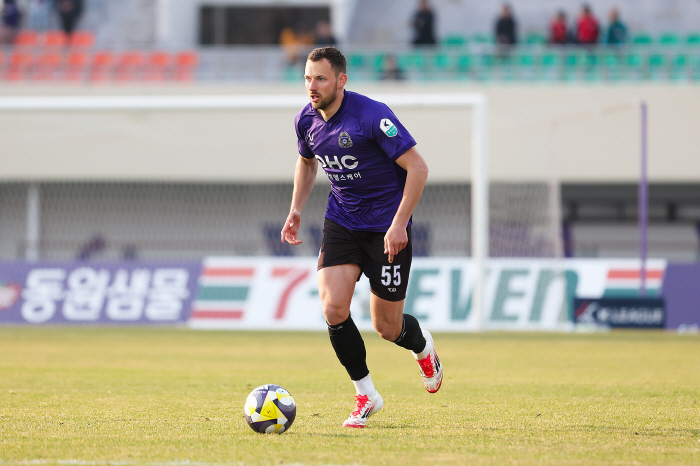  FC Anyang Extends Contract With Thomas, All-around Multiplayer