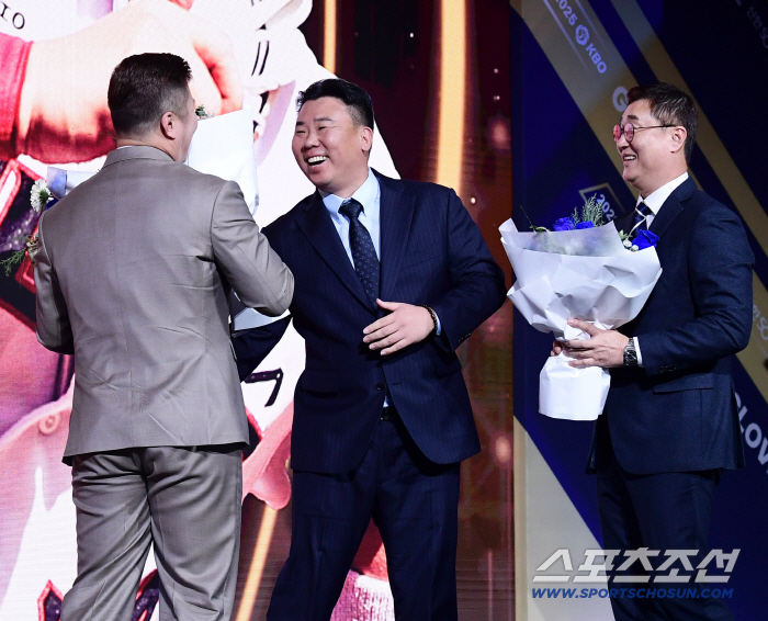  Director Lee Bum Ho's team is different, but congratulations