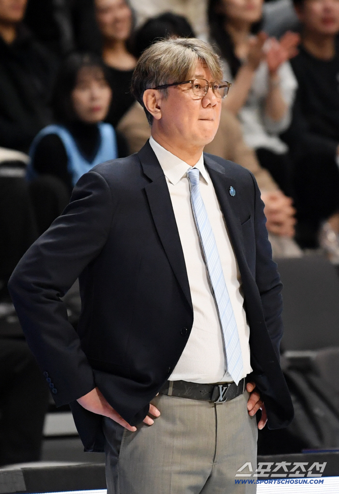  Director Son Changhwan, calm down