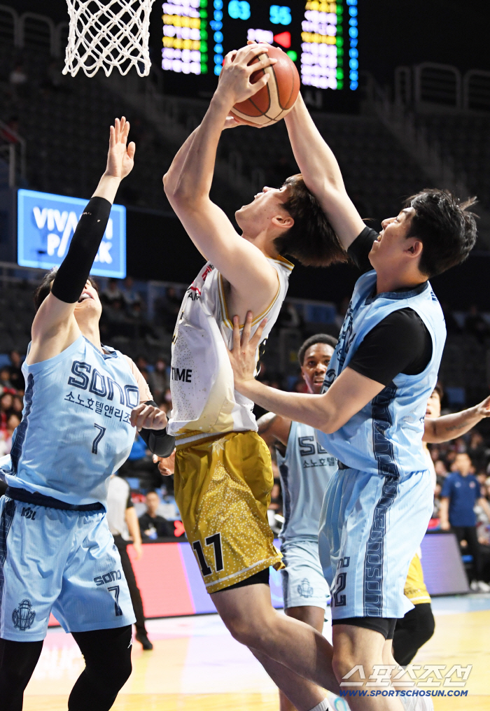  Kim Kyung-won's gritty play