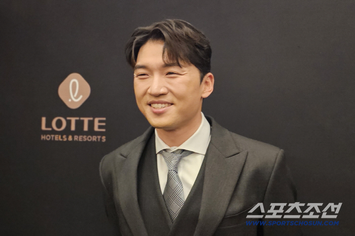 There's a 0% chance of winning the award. A steal king who's sure he doesn't get it. Today will be the motivation. I'm going to try Golden Glove