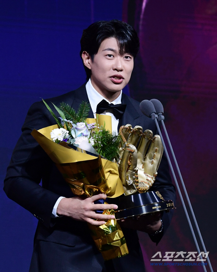 Without Kim Do-young, Song Seong-moon is the world, the first GG glory of his life...My soon-to-be-born daughter will be an exemplary father