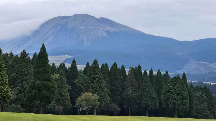 Golf  Hot Spring Perfect Healing Show Golf Recruiting Founding Members of Akamizu Golf Resort Kumamoto
