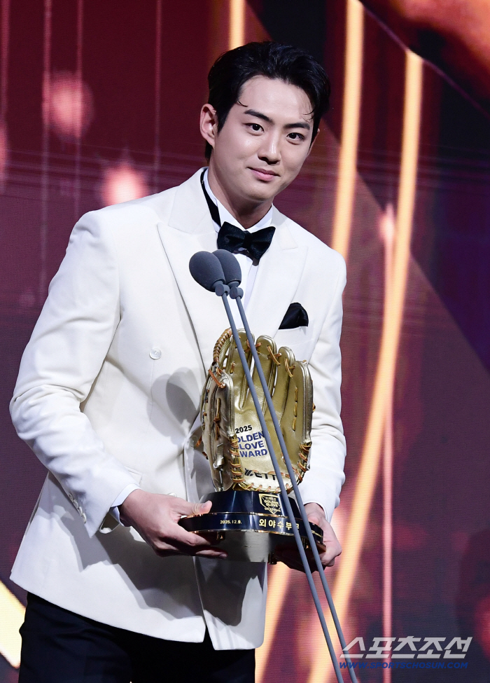 I was wondering if there would be a day together, but this day came. The excitement that Koo Ja-wook talked about with Choi Hyung-woo for the 3rd consecutive GG