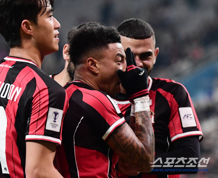 I'm Jesse Lingard of FC Seoul Lingard leaving with Goodbye Goal...11 draws with Seoul and Melbourne 