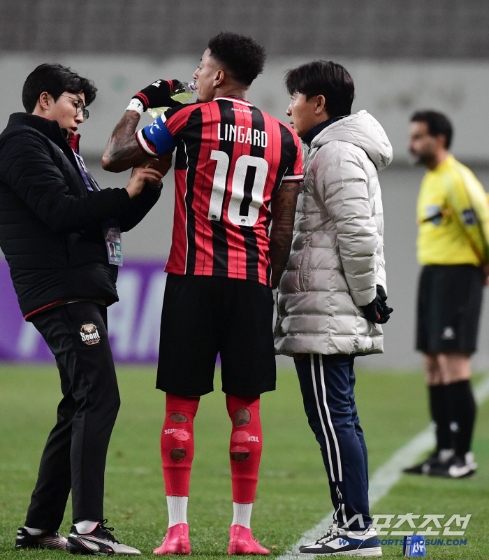 I'm Jesse Lingard of FC Seoul Lingard leaving with Goodbye Goal...11 draws with Seoul and Melbourne 