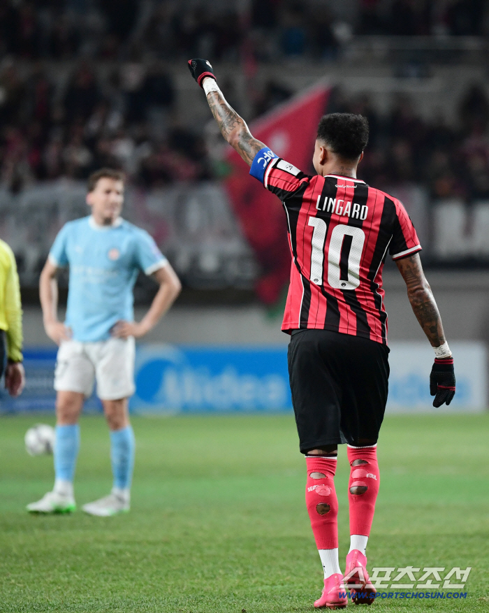 I'm Jesse Lingard of FC Seoul Lingard leaving with Goodbye Goal...11 draws with Seoul and Melbourne 