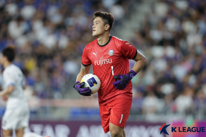Jung Sung-ryong, the best Korean legend in J-League history, is amazing, leaving the top list at the age of 40 and likely to move to Fukushima in the third division