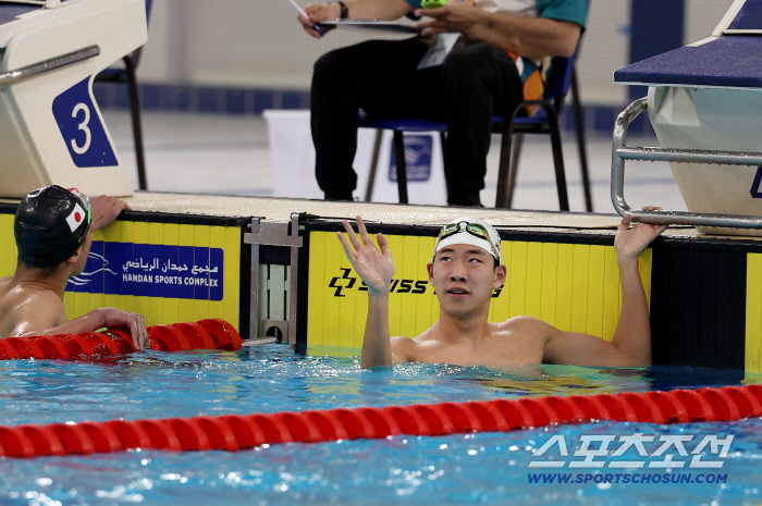 Kim Jae-hoon, who won six swimming medals in the Paralympic Games, did it! The first day of Dubai Disabled Youth AG! The National Sports Festival's loss support is 0.1 second!
