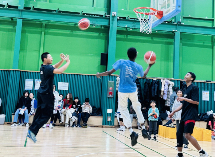 Multicultural Basketball Festival to Host the 2025 Christmas Multicultural Basketball Competition!