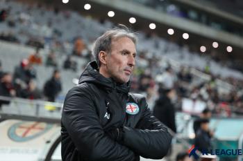  Melbourne City coach cold water for Lingard's farewell match. Lingard, who was a good player, has a good game today