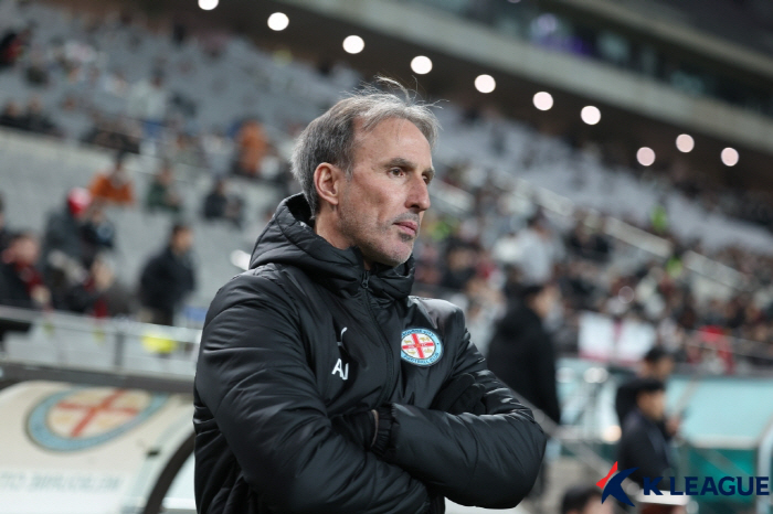 Melbourne City coach cold water for Lingard's farewell match. Lingard, who was a good player, has a good game today