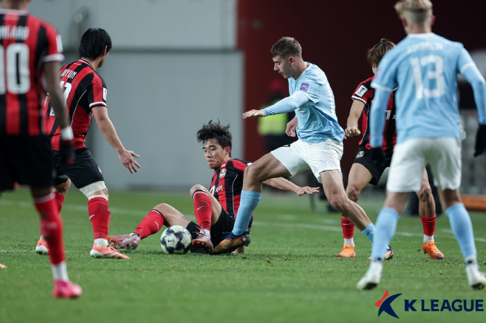 Melbourne City coach cold water for Lingard's farewell match. Lingard, who was a good player, has a good game today