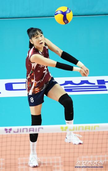  Lim Myeong-ok, focus