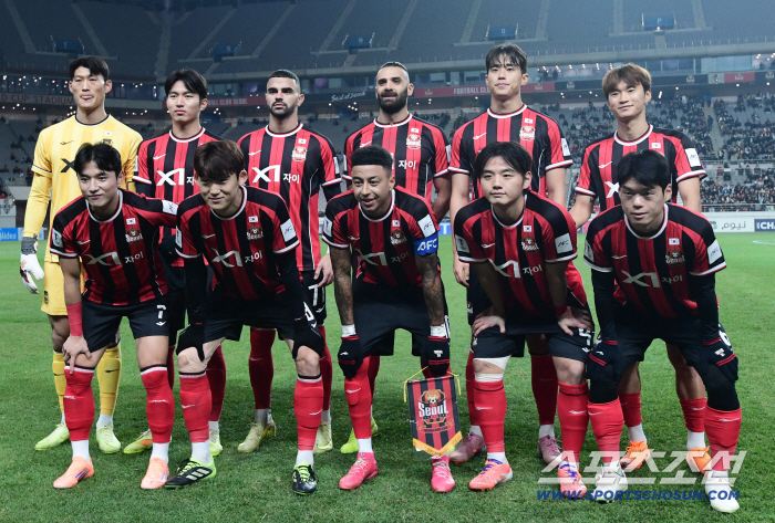  Lingard, get ready for the last game with a bright face